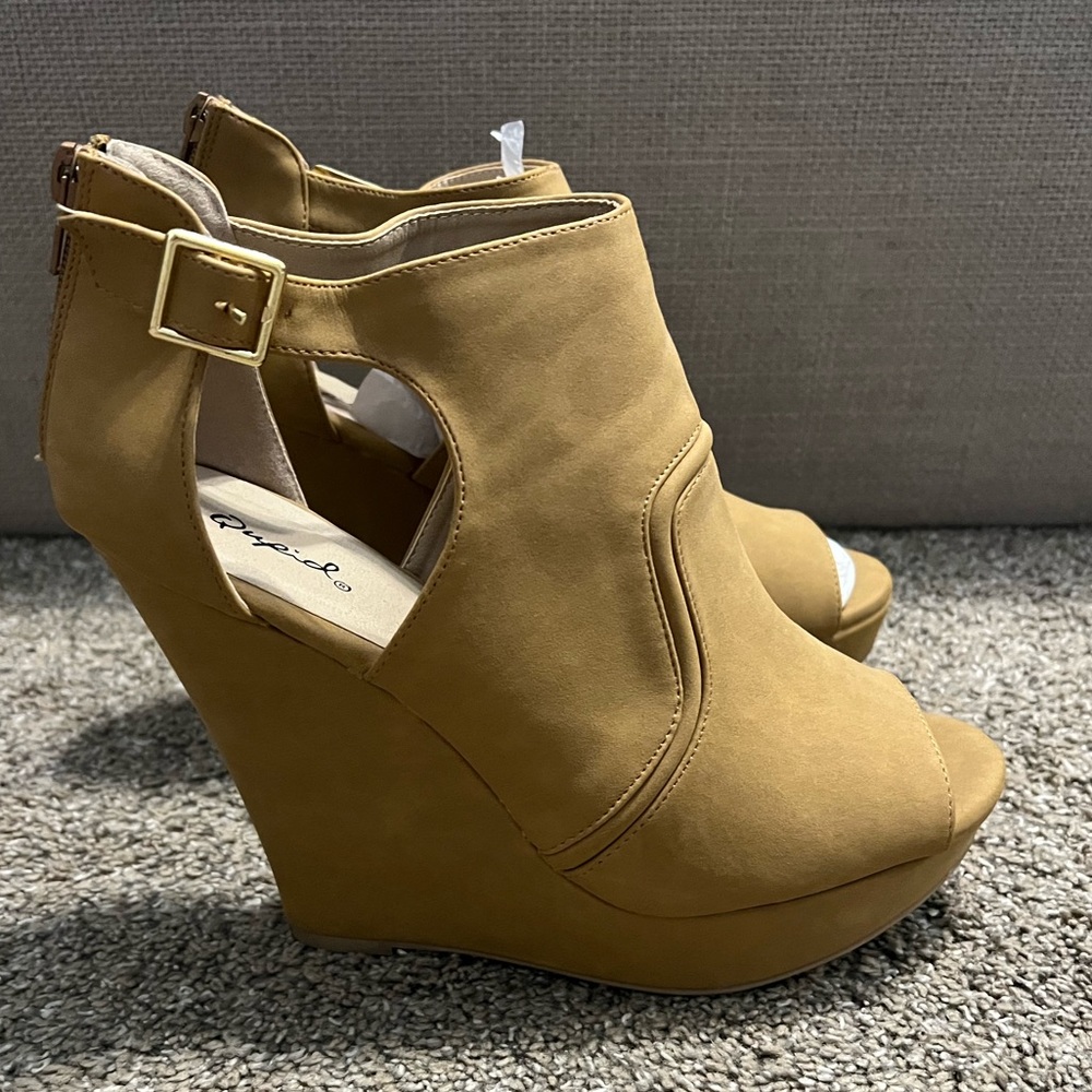 NEW qupid wedge size 10 - Picture 3 of 4